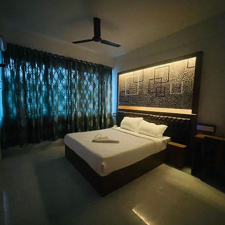 B Six Hotel Bangalore Extérieur photo
