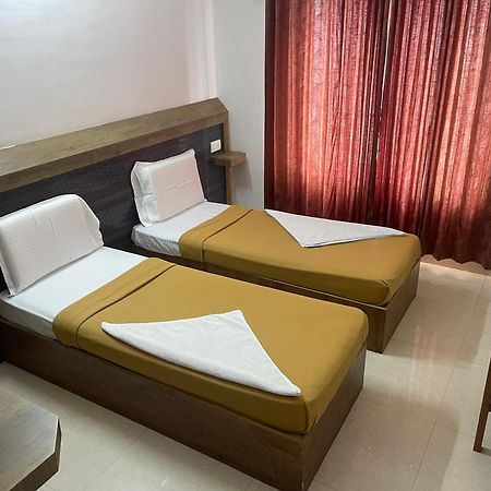 B Six Hotel Bangalore Extérieur photo