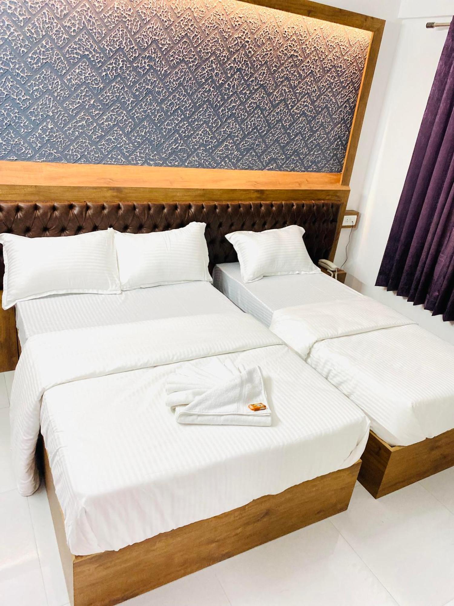 B Six Hotel Bangalore Extérieur photo