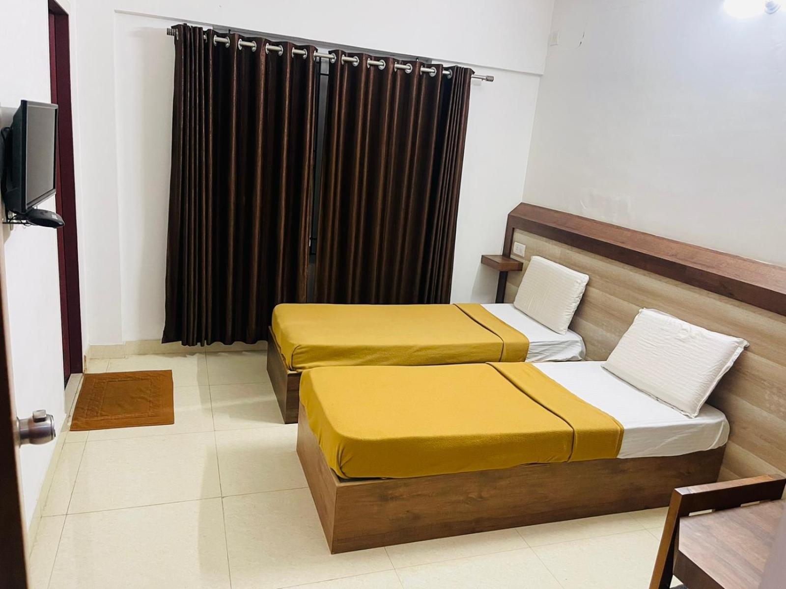 B Six Hotel Bangalore Extérieur photo