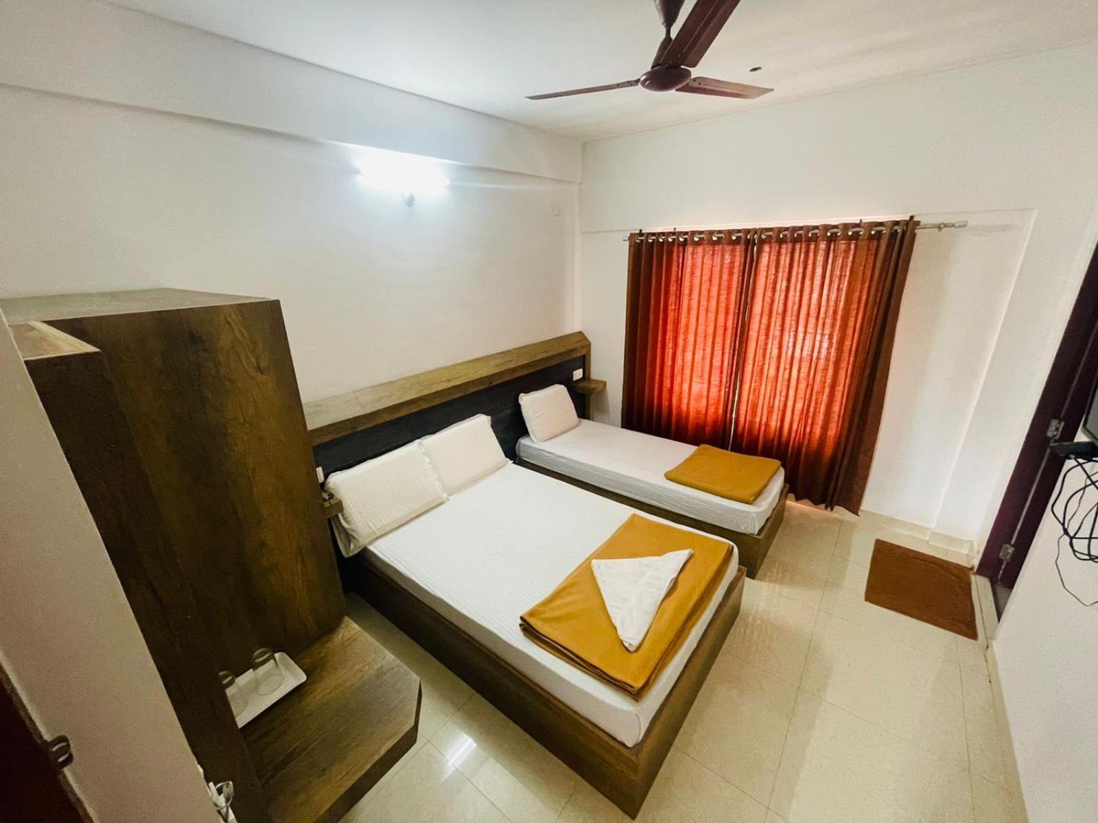 B Six Hotel Bangalore Extérieur photo
