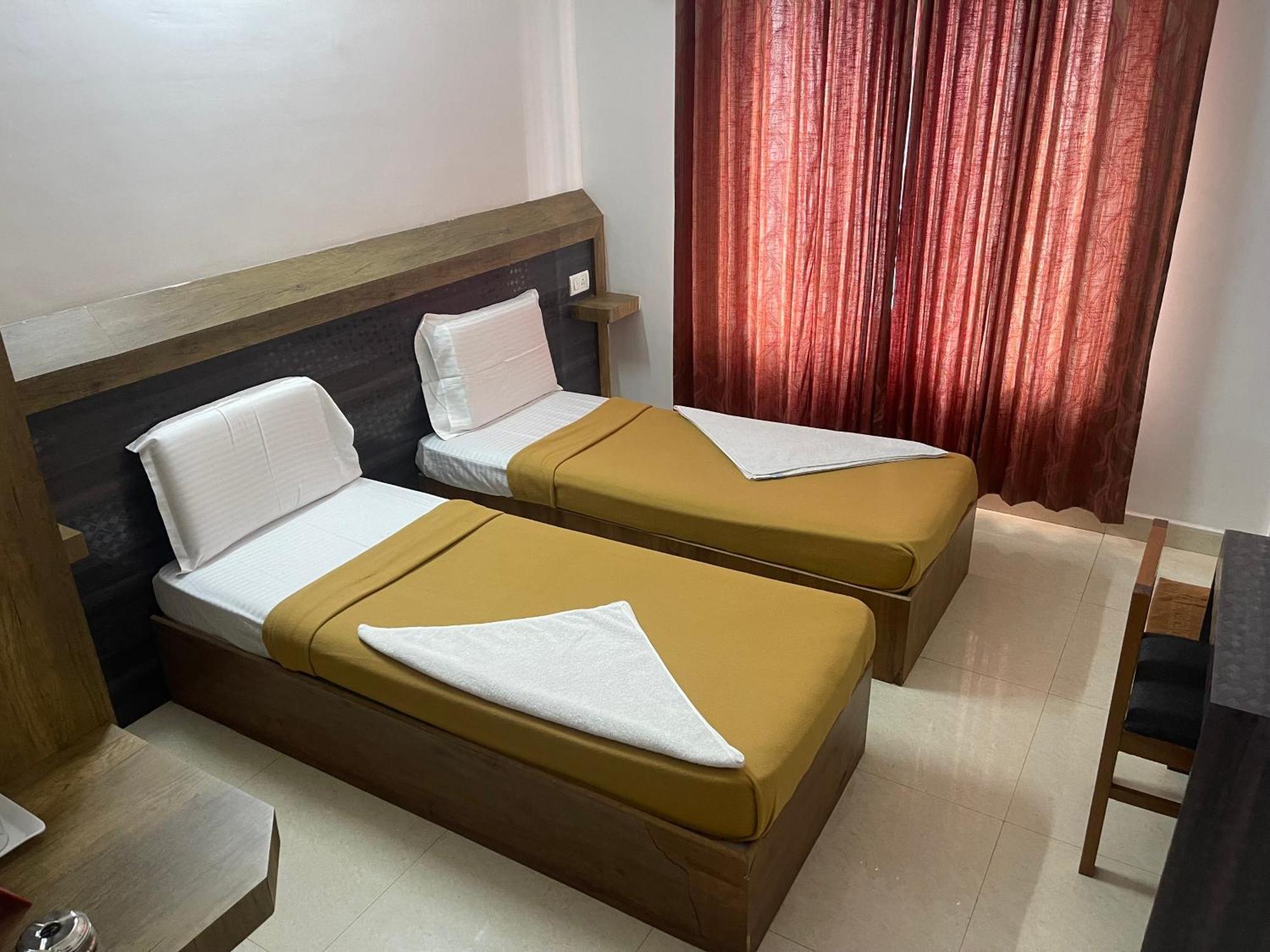 B Six Hotel Bangalore Extérieur photo