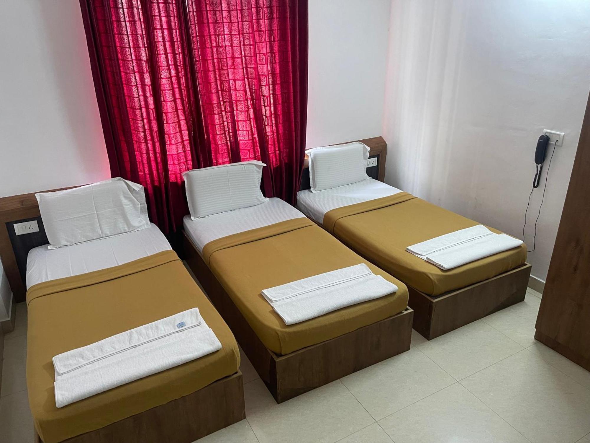 B Six Hotel Bangalore Extérieur photo