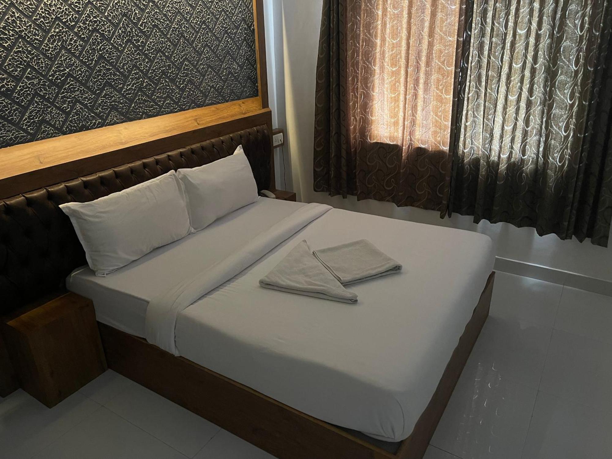 B Six Hotel Bangalore Extérieur photo