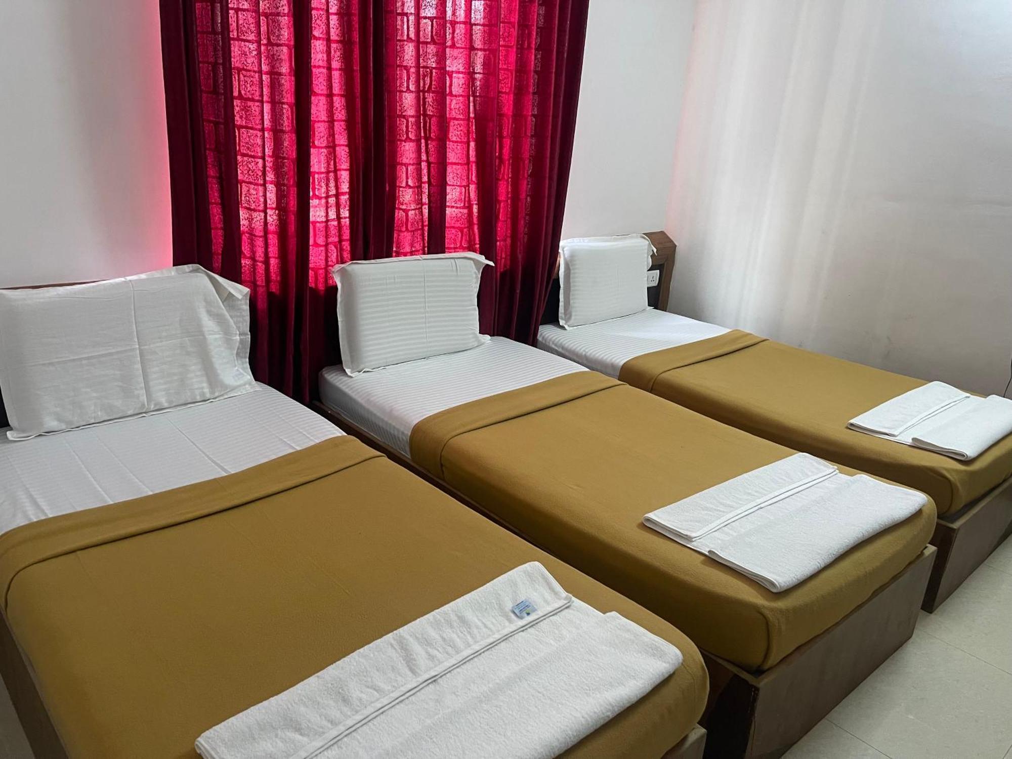 B Six Hotel Bangalore Extérieur photo