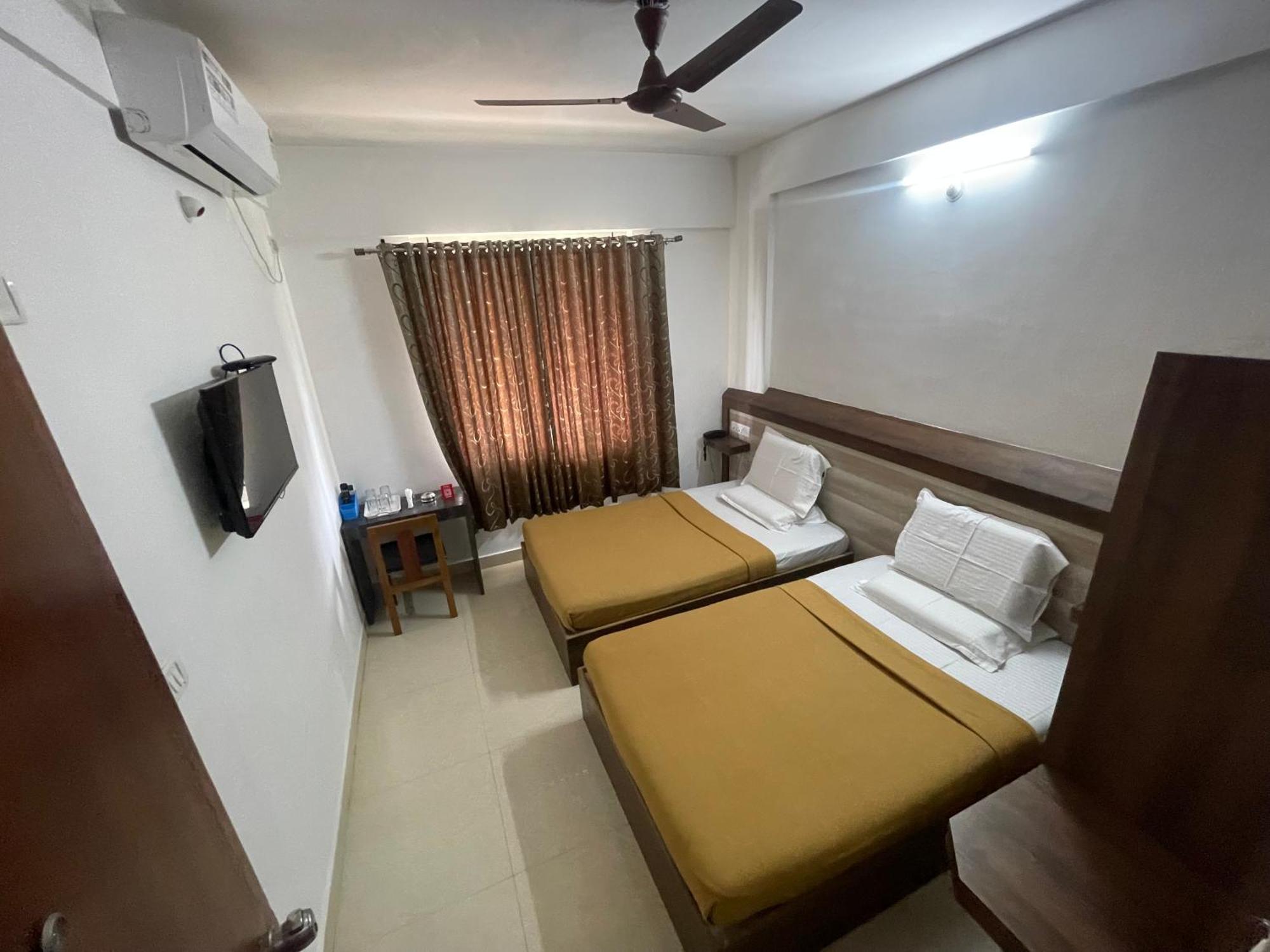 B Six Hotel Bangalore Extérieur photo